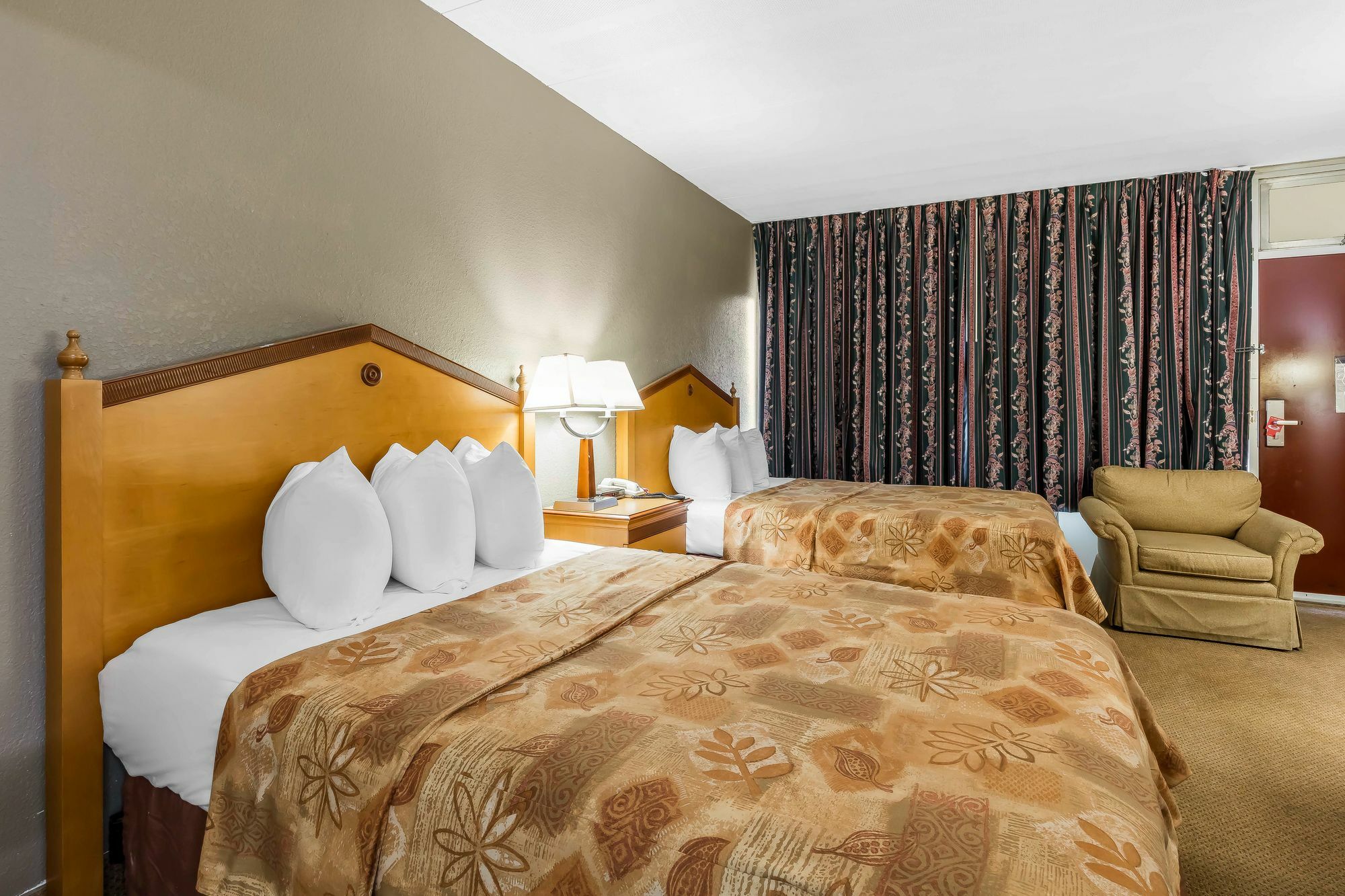 Lotus By Hotel Inn - هوت سبرنغز المظهر الخارجي الصورة